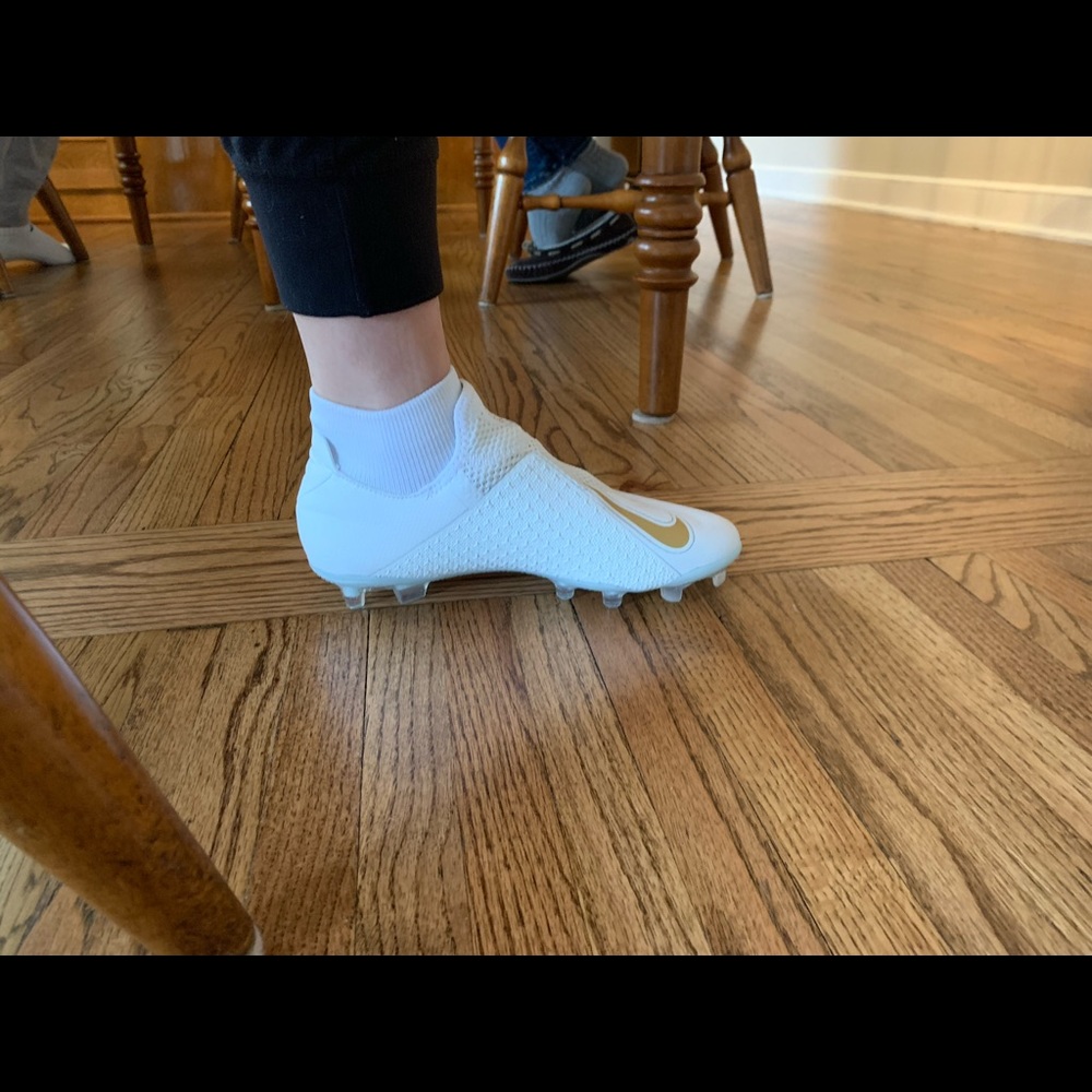 cleats - Picture 8 of 8